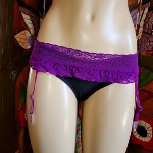 Vintage Victoria's Secret purple lace garter NWT 2009
